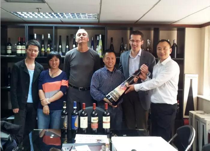 科曼斯在中国--亚平宁酒业